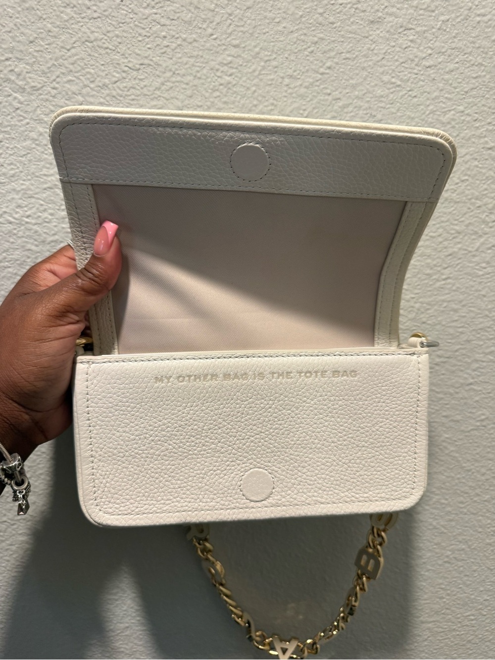 Marc Jacobs Mini Bag in Cream with Gold Chain - Picture 3 of 7